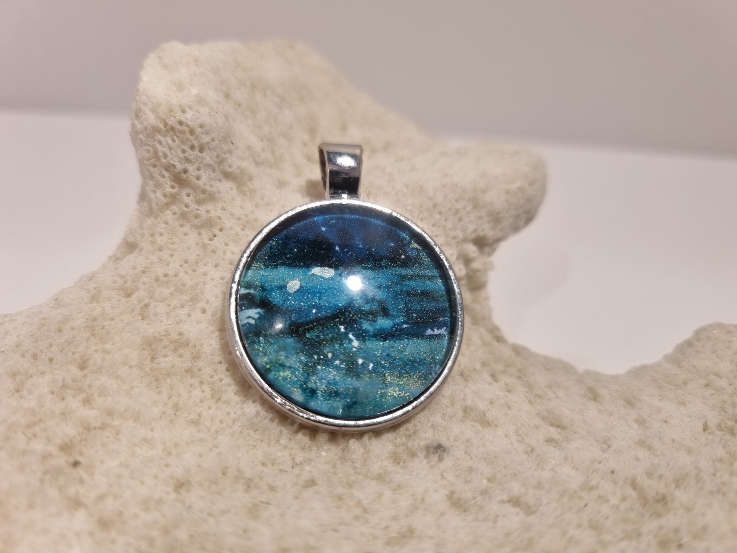 Medium round pendant with glass cabochon