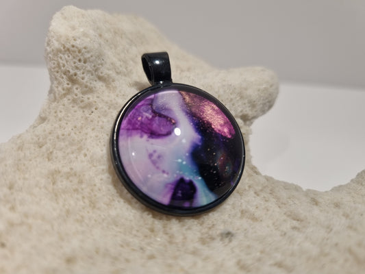 Medium round pendant with glass cabochon